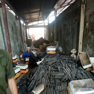 Briquettes de charbon de bois de sciure de haute qualité pour barbecue meilleure vente du fournisseur du Vietnam avec des prix compétitifs - Product Image 6