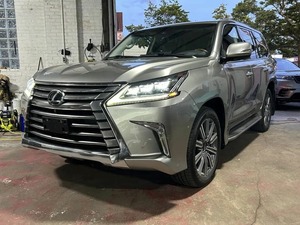 Lexus LX 570 4WD 5.7L V8 SUV 8 places d'occasion 2017 à vendre - Product Image 3