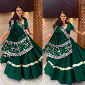 Antra Lifestyle - Hermoso Lehenga Choli de Seda India y Pakistaní, Estilo Tradicional, Atractivo Trabajo de Lentejuelas Verdes, para Invierno/Verano - Product Image 6