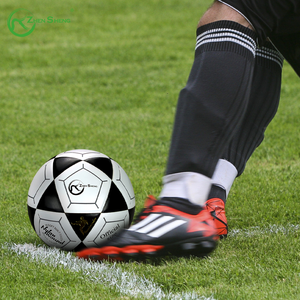 Balón de Fútbol Clásico Portátil Más Vendido, Material de PU de Alta Calidad, Logotipo Personalizado, Entrenamiento al Aire Libre y Competición - Product Image 1