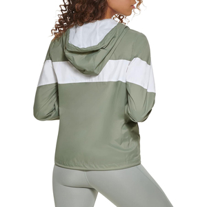 เสื้อแจ็คเก็ตกันลมไนลอนทอคุณภาพสูงสำหรับผู้หญิง ระบายอากาศได้ดี เหมาะสำหรับกีฬากลางแจ้ง และเสื้อผ้าเดินทางแบบขายส่งพร้อมบริการสร้างแบรนด์ตามสั่ง - Product Image 2