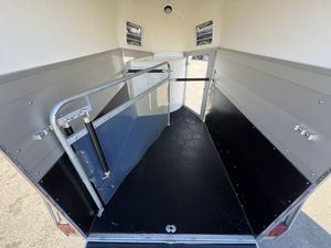 USED ALUMINUM/ALLOY LIVESTOCK <b>TRAILER</b> with 25001-30000 KG PAYLOAD for SALE - Product Image 6