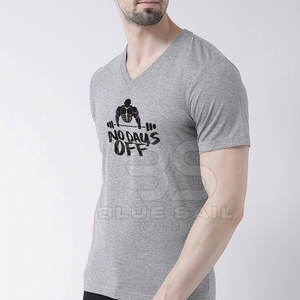 T-shirt classique pour homme à col en V, texture lisse, parfait pour la superposition et le port quotidien, t-shirt pour homme à col en V - Product Image 2