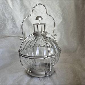 Las linternas de metal y vidrio simbolizan la claridad del corazón y la intención, su presencia mejora la alegría de las noches de Ramadán. - Product Image 3