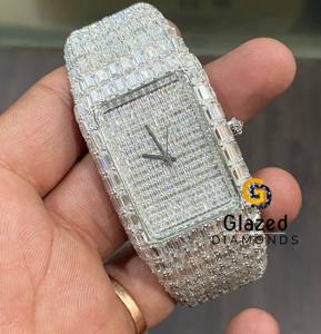 Montre de soirée luxueuse Vvs Clarity Moissanite Diamond Iced Out Hip Hop, entièrement taillée en baguette, avec cadran personnalisé - Product Image 1