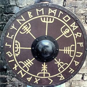 Escudo Vikingo JEXMOO Hecho a Mano de 24 Pulgadas, de Madera y Acero con Alto Contenido de Carbono, Diseño de Copa Central, con Soporte Compatible y Personalizable - Product Image 4