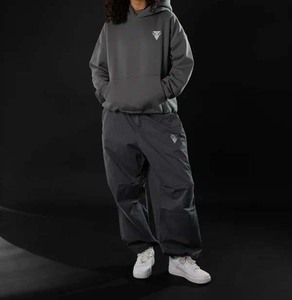 เสื้อฮู้ดสวมหัวของผู้ชายเสื้อสเวตเชิ้ตผ้าเจอร์ซีย์ลำลองฤดูหนาวสีพื้นทรงหลวมและมีฮู้ดปก - Product Image 3