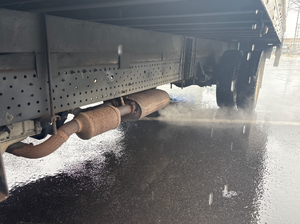 Camión de Caja Ligero Isuzu NPR EFI 2016 Seminuevo con 297HP, Transmisión Automática y 175,764 millas - Product Image 4