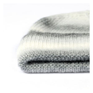 Gorro de Invierno Ligero y Económico, Cómodo para Exteriores, Ligero, de Primera Calidad, con Bordado Personalizado Jacquard - Product Image 3