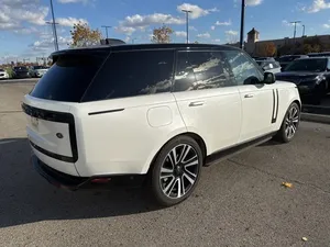 Land Rover Range Rover P400 SE 2023 - Product Image 3