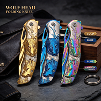 Couteau pliant avec motif de loup en relief, haute dureté, finition Stonewashed, idéal pour le camping et les cadeaux