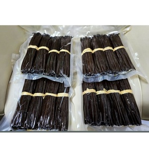 Black Dried <b>Vanilla</b> <b>Beans</b> - 15-20 Cm Length, 30-32% Moisture Content | Strong Aromatic, Black Oily, Good Taste, No Mould - Product Image 4