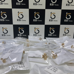 Pendientes Clásicos con Diamantes Cultivados en Laboratorio VVS, Corte Cojín, Certificados por IGI, para Mujer, Chapados en Oro de 14k, con Piedras Laterales de Moissanita, Elegantes - Product Image 4
