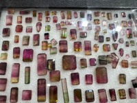 Pierre précieuse en vrac de tourmaline biologique naturelle 100% Tourmaline brésilienne naturelle originale d'Inde