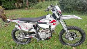 Moto tout-terrain GPXs FSE 300 Dual Sport 276cc, légère, performances sur route et hors route, neuve en stock, à vendre - Product Image 3