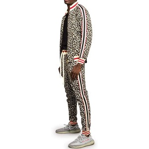 2023 dernière conception hommes Sublimation survêtement coupe ajustée Jogging veste à glissière col montant Polyester séchage rapide léger - Product Image 4