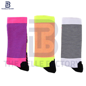 Calcetines deportivos informales unisex personalizados artículo calcetería hecha en Pakistán equipo de baloncesto calcetines de baloncesto personalizados al por mayor - Product Image 5