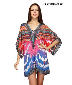 Robes courtes tendance pour femmes avec des motifs uniques idéales pour les fêtes de bureau, les dîners et la mode des vacances - Product Image 3