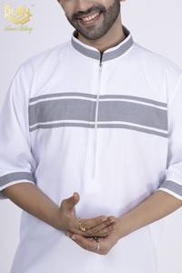 Robe longue personnalisée OEM de style arabe traditionnel Thobes à demi-manches doux et respirant pour hommes Collection printemps - Product Image 4