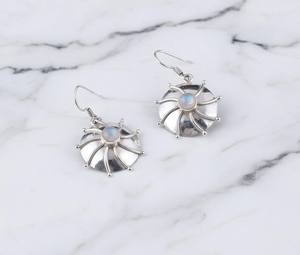 Boucles d'oreilles clous étoile en pierre de lune arc-en-ciel, médaille céleste en argent sterling, pierre de naissance de juin, plaqué or, bijoux mignons - Product Image 2