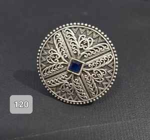 Bague en argent ethnique allemande Bijoux pour femmes Pièce de déclaration parfaite pour mariage Tenues festives et décontractées - Product Image 5