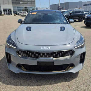 Limpio y audaz 2023 K i a Stin ger GT2 cuidadosamente revisado - Product Image 1