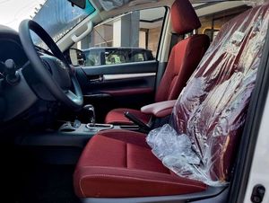 SURE Para Hilux DC TRD 4.0L 4WD en Blanco 2025 DIY OEM Garantía de 4 Años Financiamiento Disponible - Product Image 2