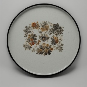 Plaque de chargeur de vague de cristal de fer Texture ondulée fluide Design Art déco artisanal léger pour le style de table à manger haut de gamme - Product Image 4