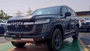 Toyota Land Cruiser GR Sport 2024 Usado, Automático, 6 Asientos, Cuero, Cámara Trasera, Emisión Euro III, 8L - Product Image 3