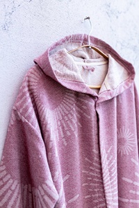 เสื้อคลุมอาบน้ำแบบตุรกี ซันเบิร์ส ทีรี่แบ็คด์ สีเบอร์กันดี ผ้าฝ้าย 100% - Product Image 2