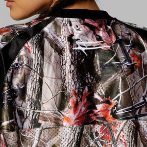 เสื้อเจอร์ซีย์อเมริกันฟุตบอลตาข่ายขายส่ง ลายพราง ยูนิเซ็กซ์ ทรงโอเวอร์ไซส์ สตรีทแวร์ แขนสั้น รับผลิตแบบ OEM ODM แบรนด์ส่วนตัว สหรัฐอเมริกา - Product Image 3