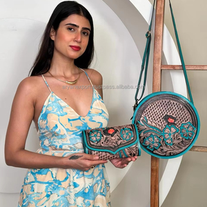 Nuevo 2024 Western Hand Tooled Leather Turquoise Canteen Monedero Hand Tooled Cuero genuino Floral Boho Flap Wallet Combo para mujer - Product Image 2