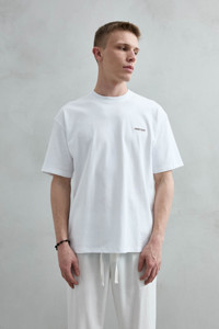 T-Shirt da Uomo in Cotone Beige a Maniche Corte con Stampa Floreale - Grafica Minimalista con Testo, Stile Casual Quotidiano, 240 Grammi - Product Image 5