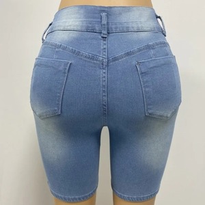 Short en jean décontracté personnalisé pour femmes Nouveau short en jean lavé pour femmes de qualité supérieure - Product Image 1
