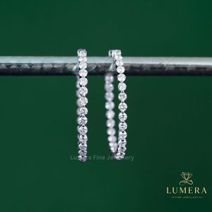 Pendiente de aro con diamante cultivado en laboratorio, engaste continuo de pavé con puntas compartidas, cierre de bisagra de oro macizo, para regalo - Product Image 6
