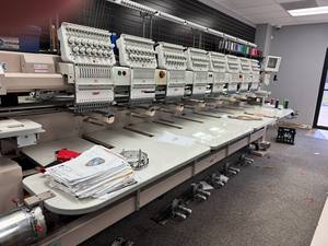 Machine à broder automatique informatisée à 12 têtes, 12 aiguilles, moteur haute vitesse 1500 tr/min, 16 langues, pour t-shirts, à vendre - Product Image 2