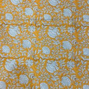 Mantel Estampado a Mano con Diseño Floral Amarillo Sunglow, Verde Lima, Rosa y Verde, Cubierta de Tela Artesanal para Decoración de Mesa Navideña - Product Image 4