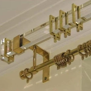 Support de rideau mural en acrylique de qualité supérieure avec corps transparent élégant et construction solide pour tous les types de rideaux - Product Image 1