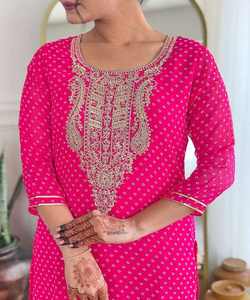 Trending Daily Wear Rayon Top Pant Dupatta Set avec Chic Ruffle Detailing et Pearl Work kurta. - Product Image 6