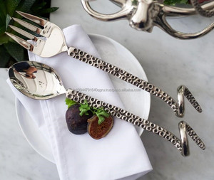 Ensemble de fourchette et cuillère à salade au design unique fait à la main Idéal pour les légumes, les pâtes et les salades - Product Image 2