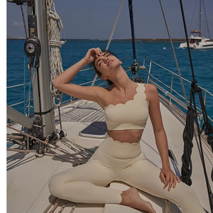 Mujeres Nueva llegada al por mayor al aire libre logotipo personalizado entrenamiento gimnasio mujeres Fitness Set - Product Image 3