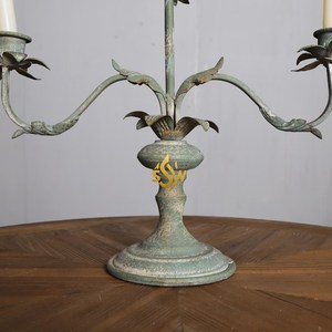 Candélabre à l'aspect unique Pot à bougie décoratif de table pour fête de mariage élégant de couleur rustique avec approvisionnement en candélabres de qualité supérieure - Product Image 2