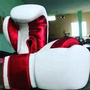 Guantes de boxeo de cuero con empuñaduras - Product Image 1