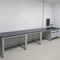 Banc de laboratoire modulaire avec structure en acier, table de travail en résine pour laboratoire