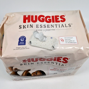 Mantenga la piel del bebé limpia con las toallitas Huggies Skin Essentials, suaves y de primera calidad, disponibles al por mayor y de forma rápida - Product Image 1