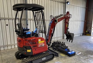 DIGGER KING 1.7 S Mini Crawler Excavator with Swing Boom <b>Side</b> Controls 0.12m Bucket High Load Moment for Construction Farm Use - Product Image 2