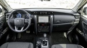 Nuevo Toyota Fortuner GL 2025, Motor V6 de Gasolina-DIÉSEL de 2.4L, 282hp, Volante a la Izquierda - Product Image 2