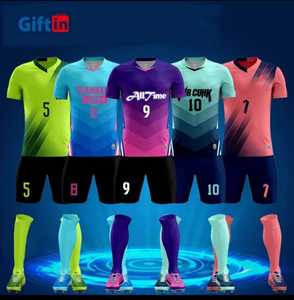 ชุดฟุตบอลแขนสั้นพิมพ์ชื่อสโมสรบริการ OEM สำหรับฤดูหนาวสไตล์ปากีสถานชุดฟุตบอลแขนสั้นพัดลมปรับแต่งได้ - Product Image 2