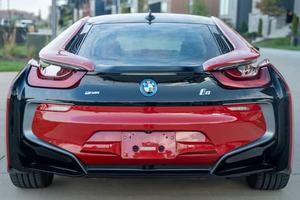 VOITURE ÉLECTRIQUE EXTREMEMENT PROPRE 2017 BM-W I8 COUPÉ 357-HP HYBRIDE RECHARGEABLE AWD PRÊTE À LA LIVRAISON - Product Image 5