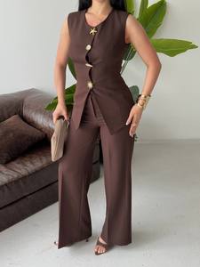 Ensemble de costume élégant marron sans manches pour femme avec boutons décoratifs, couleur unie, tissé, longueur complète, idéal pour l'été - Product Image 6